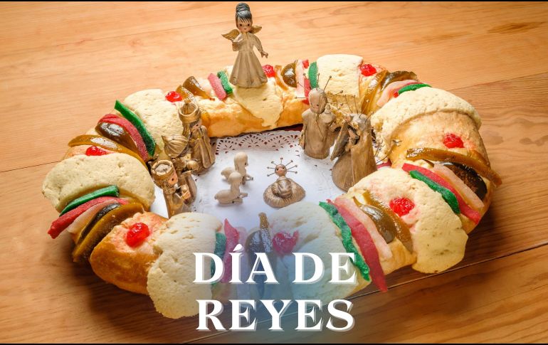 La rosca, elaborada con una masa suave y decorada con frutas secas y cristalizadas, se encuentra llena de simbolismos religiosos. ESPECIAL / CANVA