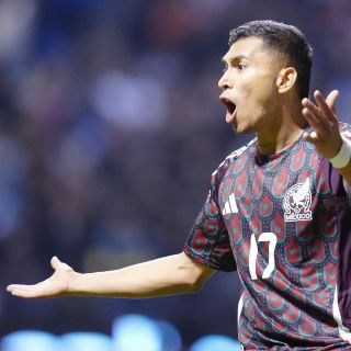 Orbelín Pineda se aleja de Chivas