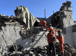 En el condado de Tingri, el más afectado, se derrumbaron más de mil viviendas, según el diario Nanfang Daily. EFE /EPA / XINHUA / J. Dorje