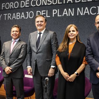 Ve Marcelo Ebrard liderazgo de Jalisco en materia de semiconductores