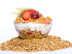 El epidemiólogo Tim Spector precisa que el yogur es el mejor desayuno que podemos sumar a nuestra dieta.  ESPECIAL/Imagen de granjapix en Pixabay