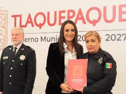 La Presidenta municipal catalogó a los y las policías como héroes y heroínas. Gobierno de San Pedro Tlaquepaque.