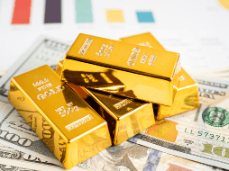 Este miércoles, el oro cerró la jornada con un incremento del 0.53%, alcanzando un valor de 2 mil 662.57 dólares por onza. ESPECIAL/CANVA