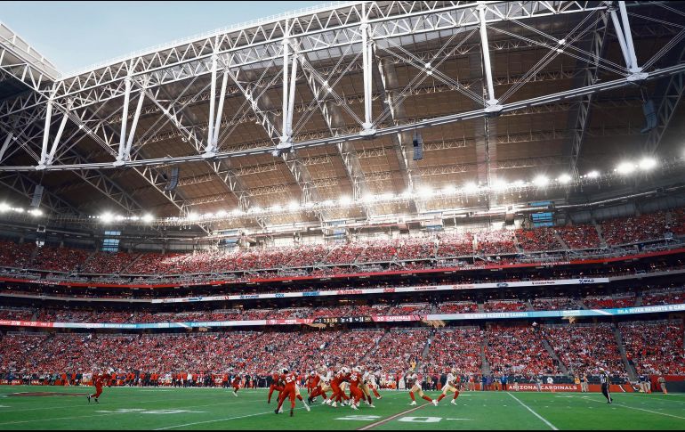 El State Farm Stadium podría recibir este duelo de postemporada. AFP/C. Petersen