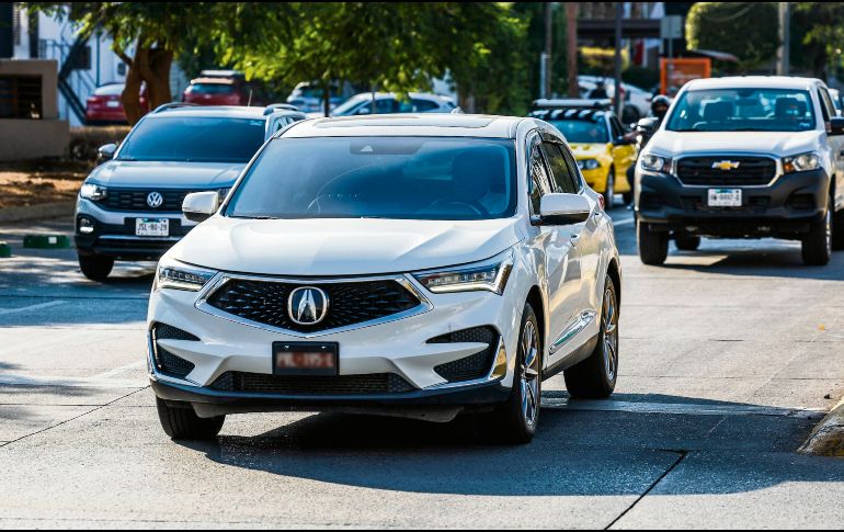 Sancionarán a los conductores con marcos que tapen el código QR, números y letras de las placas. EL INFORMADOR/A. Navarro