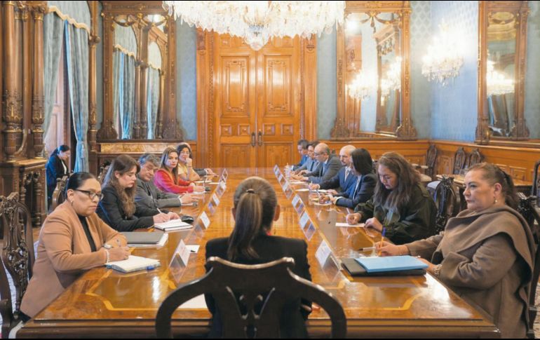 La Presidenta recibió a representantes del INE en Palacio Nacional para asegurar la transparencia y la certeza de la elección del Poder Judicial. ESPECIAL