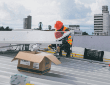 De acuerdo con la Secretaría de Economía, en el segundo trimestre de 2024, había 315,000 personas trabajando como electricistas y linieros. PEXELS.