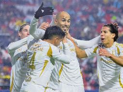 Enmudecen al Alfonso Lastras. Jesús Garza, Guido Pizarro y Diego Láinez festejan uno de los goles. IMAGO7/H. Martínez