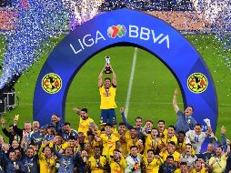 Casi un mes después de hacer historia en el futbol mexicano al conquistar el primer tricampeonato de la Liga MX en torneos cortos, el Club América confirmó que celebrará este logro junto a su afición. IMAGO7 / ARCHIVO