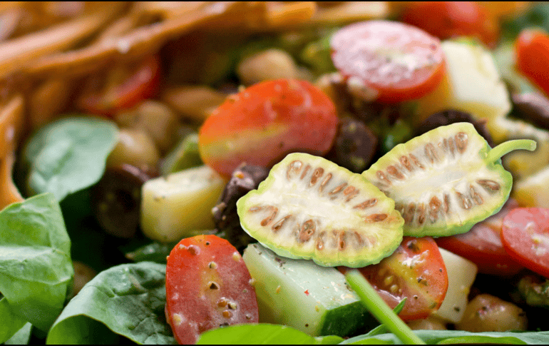 Otra alternativa menos convencional para consumir esta fruta es incluirla en pequeñas cantidades en ensaladas tropicales. AP / ARCHIVO