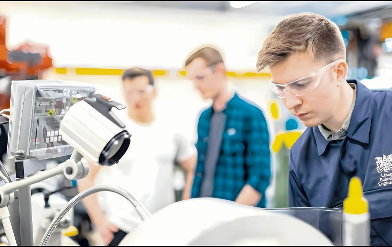 Las ingenierías en electrónica avanzan vertiginosamente en el mundo laboral y salarial. ESPECIAL