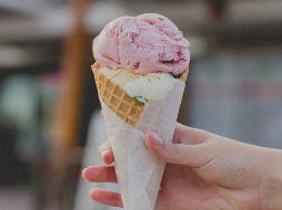 El rojo n°3 se aplica particularmente en caramelos, pasteles, galletas, postres congelados y glaseados. UNSPLASH/Dakota Corbin