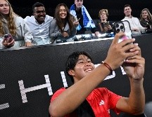 Learner Tien llevó al límite el juego con Daniil Medvedev, al que derrotó en cinco sets. EFE/L. Coch