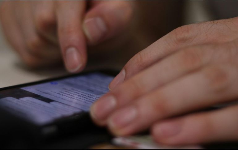 Autoridades recomiendan no ingresar a ningún enlace enviado por mensaje de texto, no seguir las indicaciones en ellos y denunciar el número como spam. UNSPLASH/Alicia Christin Gerald