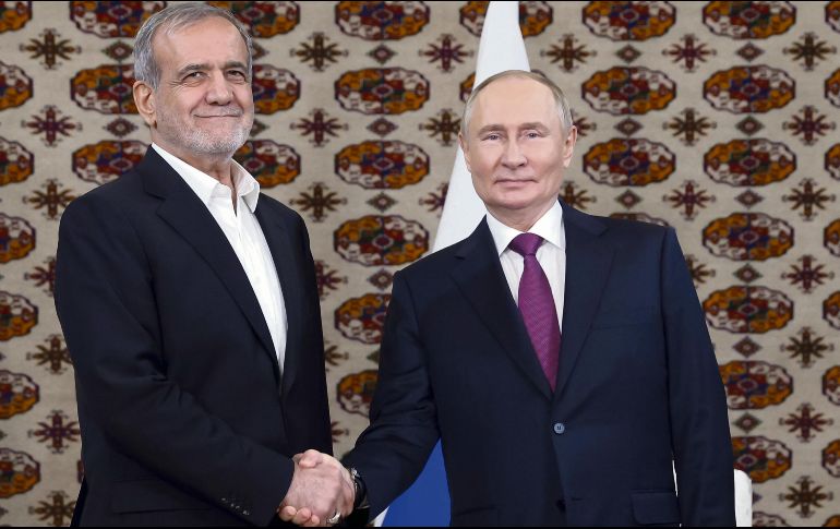 Masud Pezeshkian y Vladímir Putin buscan un mayor equilibrio de poder en Medio Oriente. AP