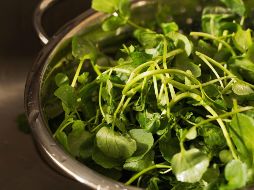 Este alimento es rico en fibra, folatos, vitamina C, vitamina A, calcio y hierro. ESPECIAL / CANVA