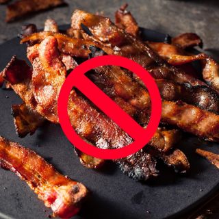 Alimentos que deben evitar quienes padecen presión alta