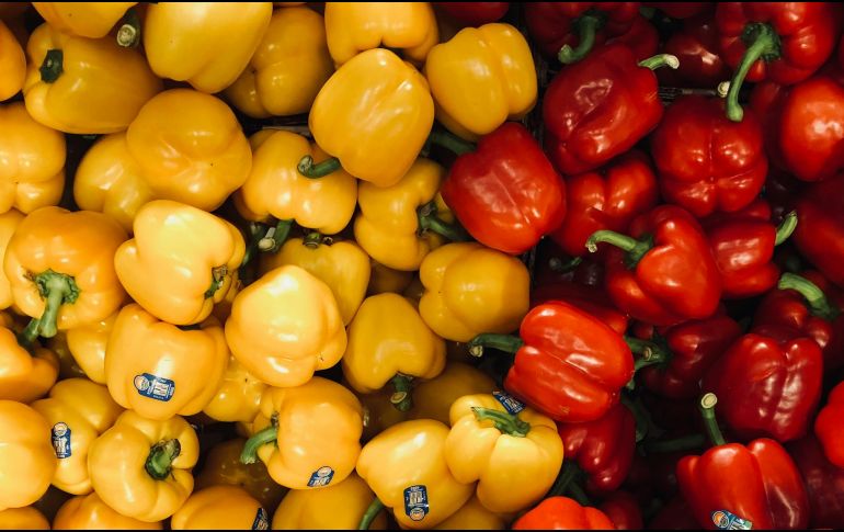 El pimiento aporta vitamina C, vitamina B6, vitamina A y b-carotenos. UNSPLASH / S. RAE