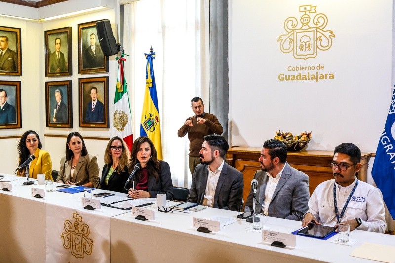 Ayuntamientos del AMG firmaron acuerdos que las personas migrantes cuenten con oportunidades durante su paso por México.  EL INFOMDARO. A. Navarro