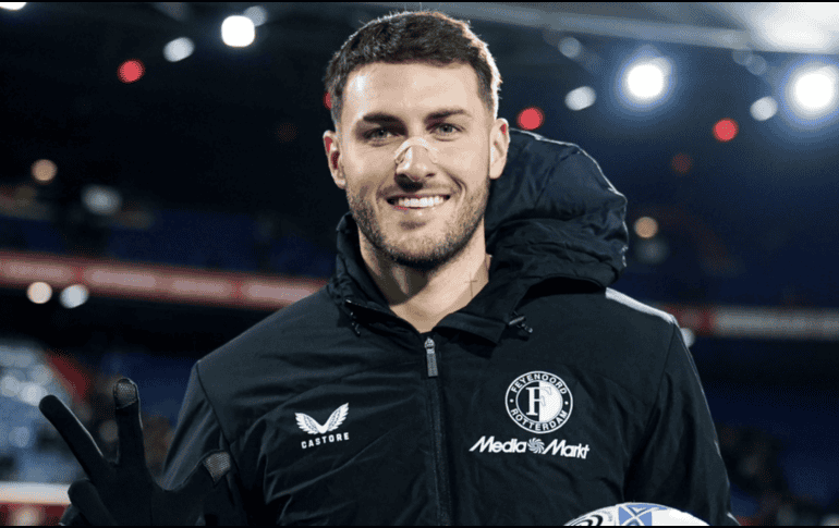 Santiago Giménez se ha convertido en una pieza clave del Feyenoord esta temporada. X / @Feyenoord