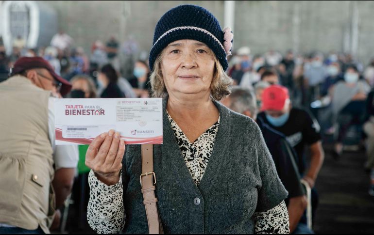 Recuerda que si tú o algún familiar recibe el pago de la Pensión para el Bienestar de las Personas Adultas Mayores, no es necesario retirar todo el dinero el mismo día del depósito. EL INFORMADOR/ ARCHIVO.