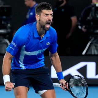 Djokovic remonta y elimina a Alcaraz del Abierto de Australia