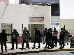 Las autoridades de migración no permiten que los detenidos traigan consigo más pertenencias personales que las que tenían en el momento de su detención. SUN/D. Simón