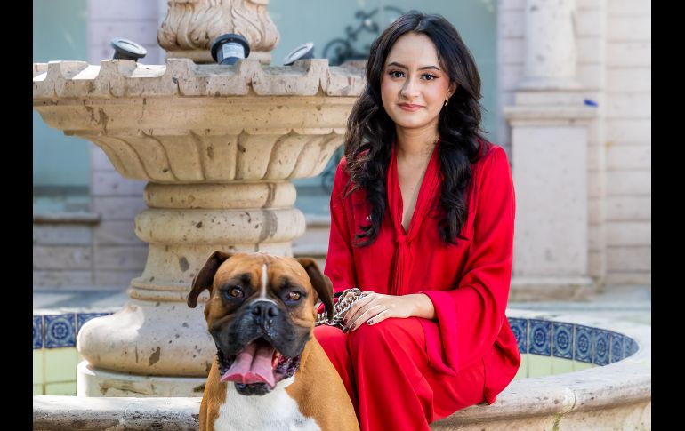 Chester y elisa Níñez de Puppy Yoga. GENTE BIEN JALISCO / J. Soltero
