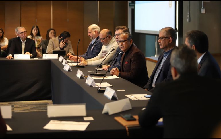 La reunión fue encabezada por Héctor Raúl Pérez Gómez, secretario de Salud en Jalisco, quien presentó acciones concretas para cada eje. CORTESÍA.