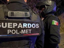 La Policía Metropolitana aseguró a dos hombres sospechosos de pertenecer a una banda de motoladrones. ESPECIAL