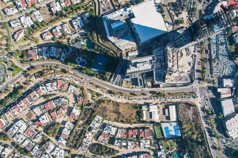 Esta nueva vía pretende desfogar el tráfico que se forma sobre en esta zona. EL INFORMADOR / A. Navarro