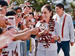 Claudia Sheinbaum. La Presidenta ofreció apoyos a comunidades vulnerables a su paso por Oaxaca. ESPECIAL