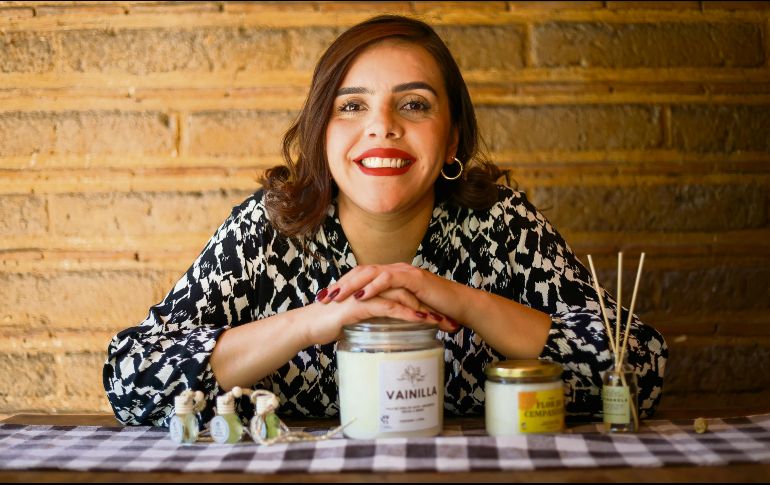 La empresaria Jordana Montes Lara, se especializa en el mercado de velas aromáticas. EL INFORMADOR/ H. Figueroa
