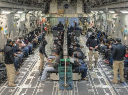 La Casa Blanca reveló una foto para mostrar el trato que se les brinda a los migrantes. EFE