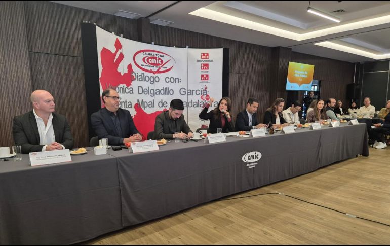 La presidenta municipal de Guadalajara, Verónica Delgadillo, aclaró que las obras de infraestructura deportiva también ayudarán a la cohesión social. EL INFORMADOR / J. VELAZCO