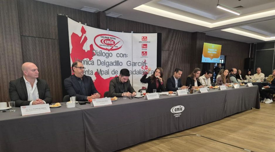 La presidenta municipal de Guadalajara, Verónica Delgadillo, aclaró que las obras de infraestructura deportiva también ayudarán a la cohesión social. EL INFORMADOR / J. VELAZCO