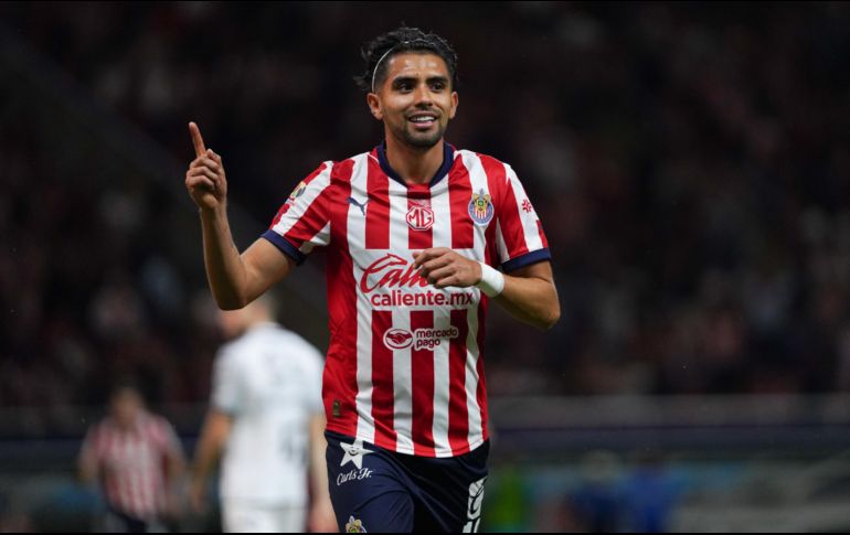 El delantero mexicano de 26 años deja Chivas para unirse al Club Puebla. IMAGO7.