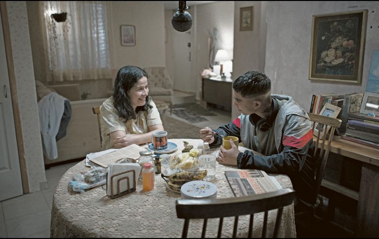 Arcelia Ramírez comparte escenas con Axel Shuarma. CORTESÍA