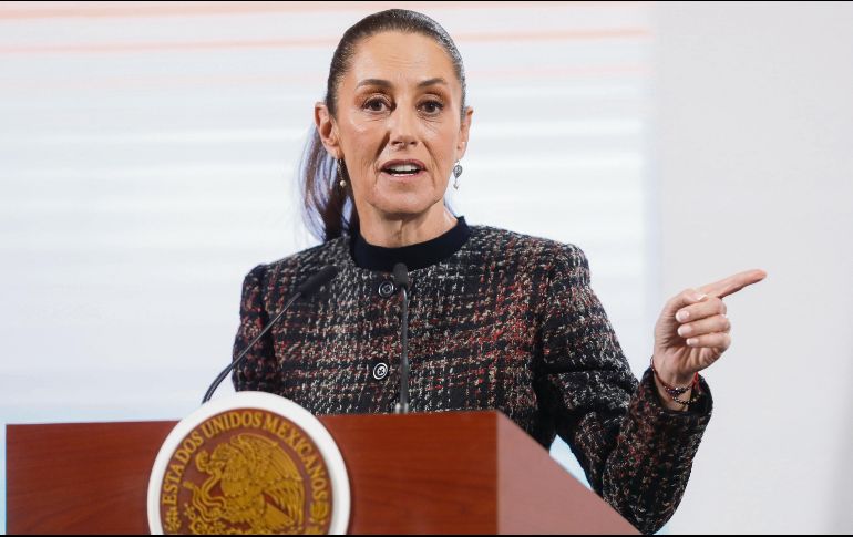 La Mandataria reaccionó en su conferencia diaria a un reportaje, el cual reveló que los ‘polleros’ cobran hasta cuatro mil dólares. EFE