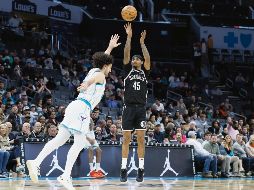 Keon Johnson (#45) fue la figura de los Nets, que aun están rezagados en la carrera por un sitio en la postemporada. AP/N. Redmon