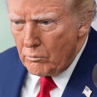 Trump culpa al gobierno de Obama y Biden por el accidente aéreo en Washington