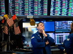 Wall Street cerró este lunes con notables pérdidas tras confirmar el presidente estadounidense, Donald Trump, que mañana impondrá aranceles del 25 % a Canadá y México, asegurando que sus gobiernos no tienen 