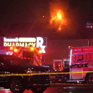 Se estrella aeronave en Filadelfia; reportan múltiples víctimas