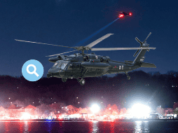 Hallan la caja negra del helicóptero afectado en el accidente en Washington, Estados Unidos. EFE/J. LO SCALZO