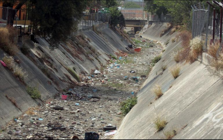 Basura de todo tipo aumenta el riesgo de inundaciones. EL INFORMADOR/Archivo