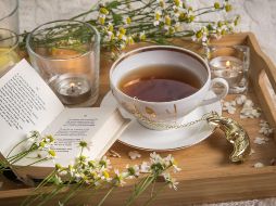 El tiempo que dejas la bolsa de té en el agua caliente afecta directamente el sabor y las propiedades de la bebida. CANVA