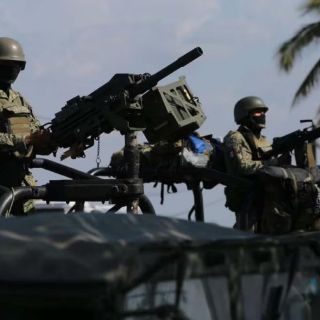 Fuerzas federales desmantelan campamento en Sinaloa; encuentran armas, drogas y explosivos
