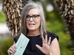 En una carta, menciona que se unió a los líderes empresariales y agrícolas de Arizona para resaltar la 