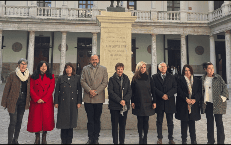 El acto de entrega del donativo se llevó a cabo en el edificio histórico de la Universitat de València. CORTESÍA.