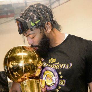 Anthony Davis se despide de los Lakers